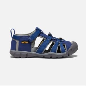 COPY - navy blue kids Keen sandals size 11